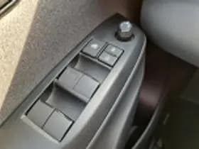 Toyota Yaris thumbnail 43