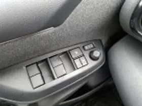 Toyota Yaris thumbnail 47