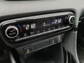 Toyota Yaris thumbnail 56