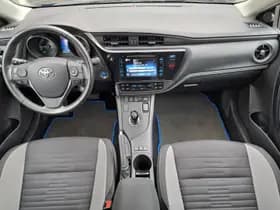 Toyota Auris thumbnail 13
