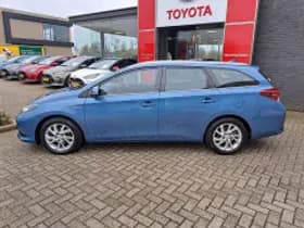 Toyota Auris thumbnail 3
