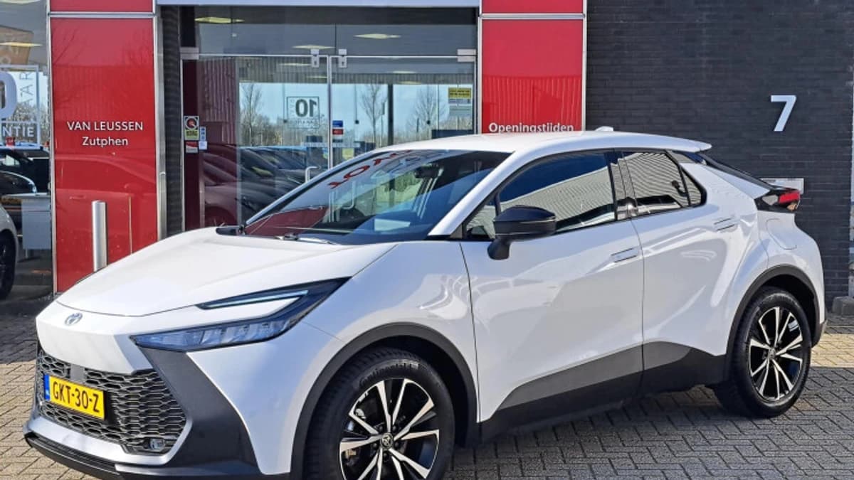 Toyota C hr — foto 1