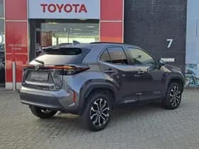 Toyota Yaris Cross thumbnail 2
