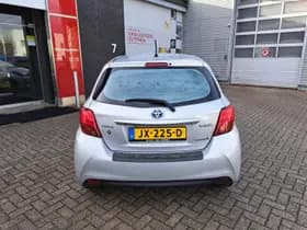 Toyota Yaris thumbnail 12