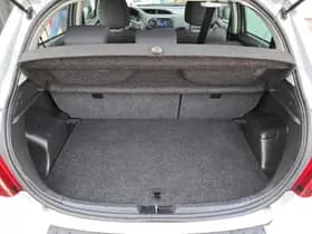 Toyota Yaris thumbnail 13