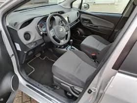 Toyota Yaris thumbnail 17