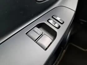Toyota Yaris thumbnail 19