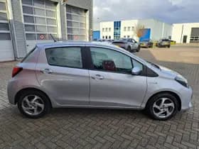 Toyota Yaris thumbnail 10
