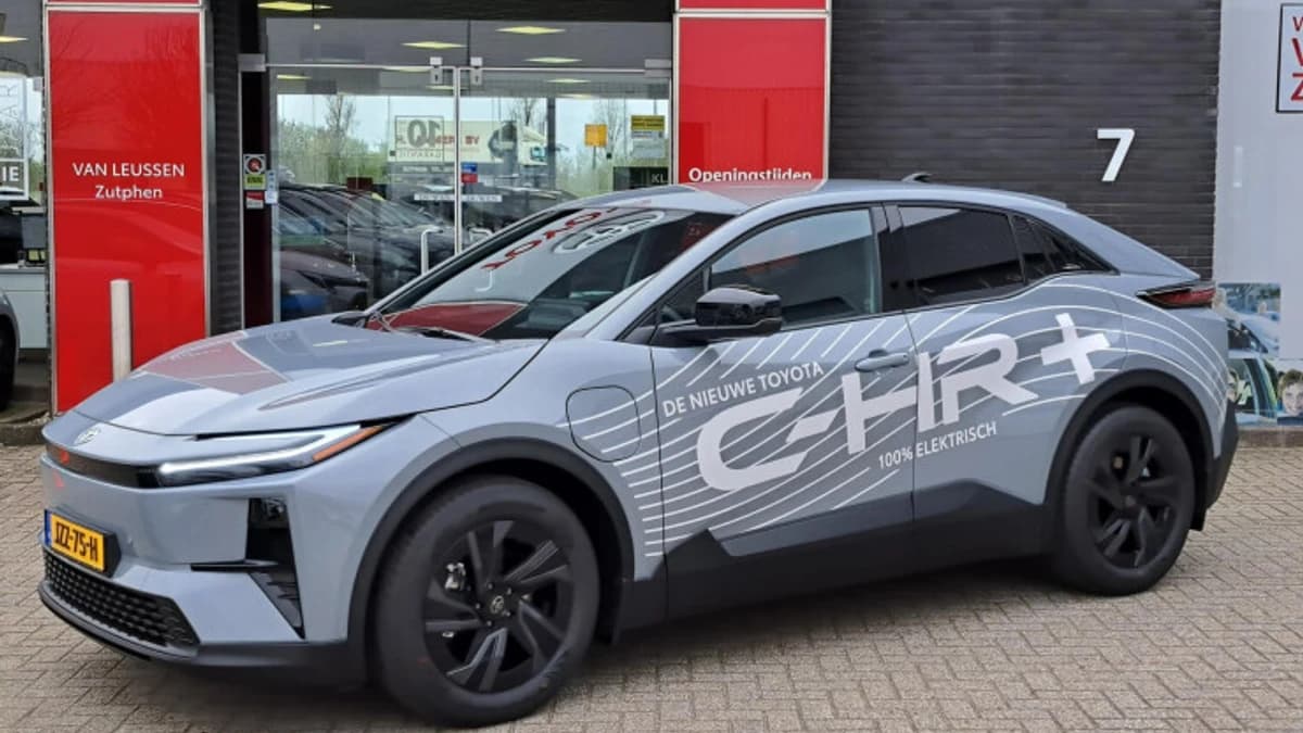 Toyota C hr — foto 1