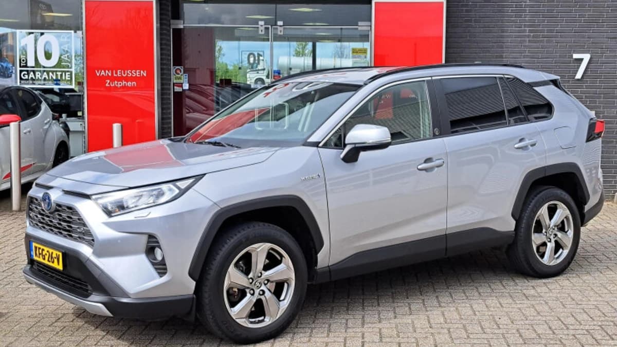 Toyota RAV4 — foto 1