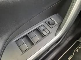 Toyota RAV4 thumbnail 18