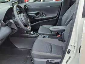 Toyota Yaris Cross thumbnail 17