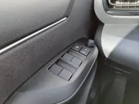 Toyota Yaris thumbnail 17
