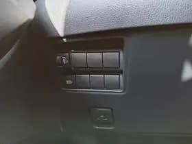Toyota Yaris thumbnail 18