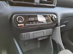 Toyota Yaris thumbnail 25