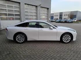 Toyota Mirai thumbnail 3