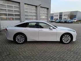 Toyota Mirai thumbnail 9