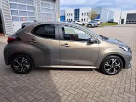 Toyota Yaris thumbnail 4