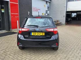 Toyota Yaris thumbnail 12