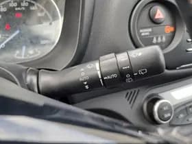 Toyota Yaris thumbnail 24