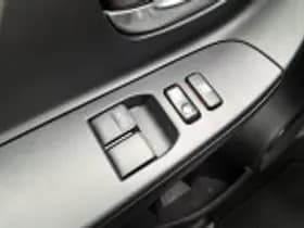 Toyota Yaris thumbnail 43
