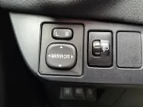 Toyota Yaris thumbnail 45