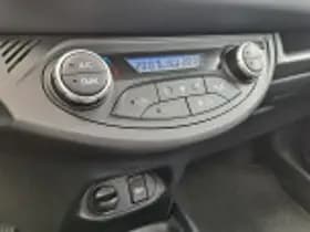 Toyota Yaris thumbnail 52