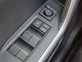 Toyota RAV4 thumbnail 18