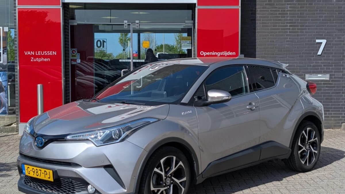 Toyota C hr — foto 1