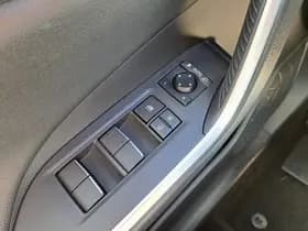 Toyota RAV4 thumbnail 18