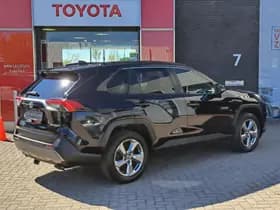Toyota RAV4 thumbnail 2