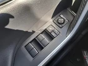 Toyota RAV4 thumbnail 19