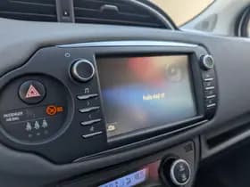 Toyota Yaris thumbnail 11