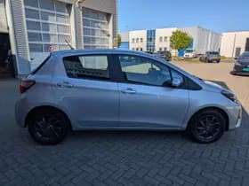 Toyota Yaris thumbnail 13