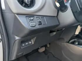 Toyota Yaris thumbnail 21