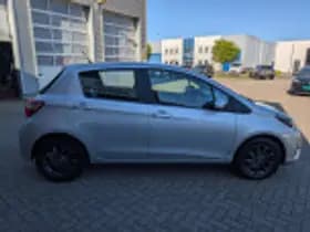 Toyota Yaris thumbnail 36