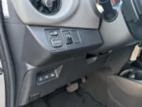 Toyota Yaris thumbnail 44