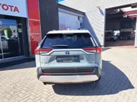 Toyota RAV4 thumbnail 6