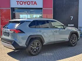 Toyota RAV4 thumbnail 8