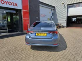 Toyota Corolla thumbnail 6