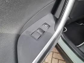 Toyota RAV4 thumbnail 24