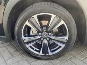 Lexus UX thumbnail 16