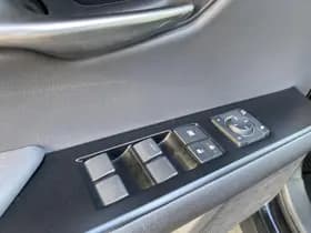 Lexus UX thumbnail 19