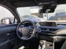 Lexus UX thumbnail 64
