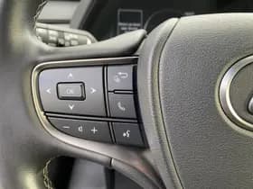 Lexus UX thumbnail 21