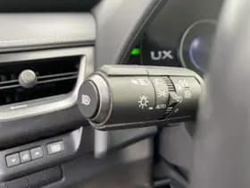 Lexus UX thumbnail 23