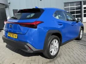 Lexus UX thumbnail 4