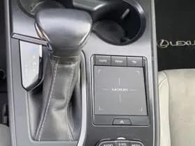 Lexus UX thumbnail 33