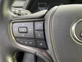 Lexus UX thumbnail 53