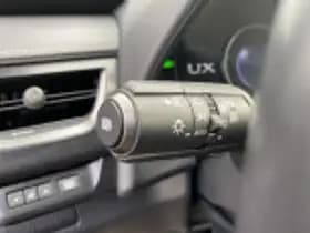 Lexus UX thumbnail 55